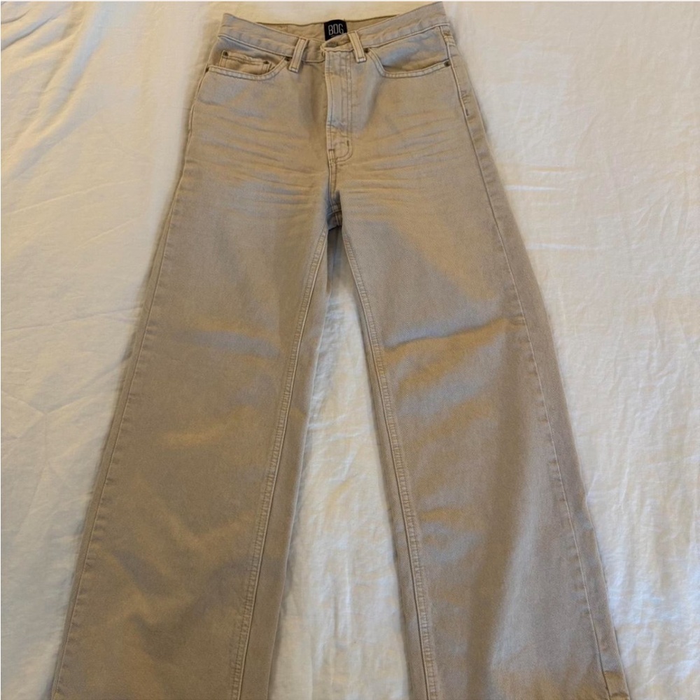 BDG High and Wide High Rise Wide Leg Jeans in Tan / Light Beige / Cream